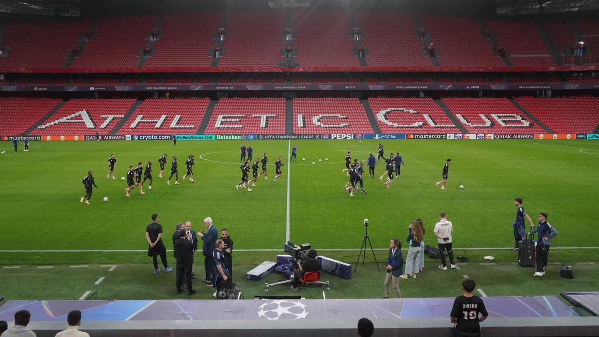 El Qarabag entrena en San Mamés en la previa del partido ante el Athletic.