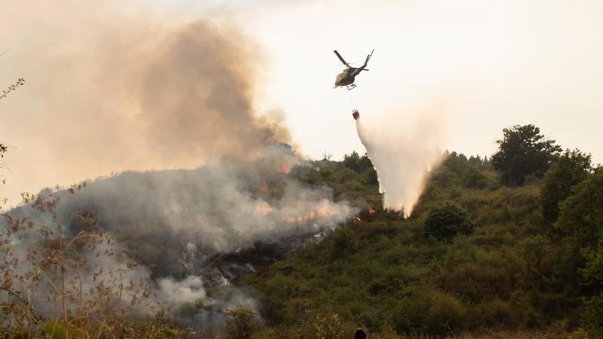 Detenido un septuagenario que realizó una hoguera para cocinar que provocó el incendio de Molinaseca