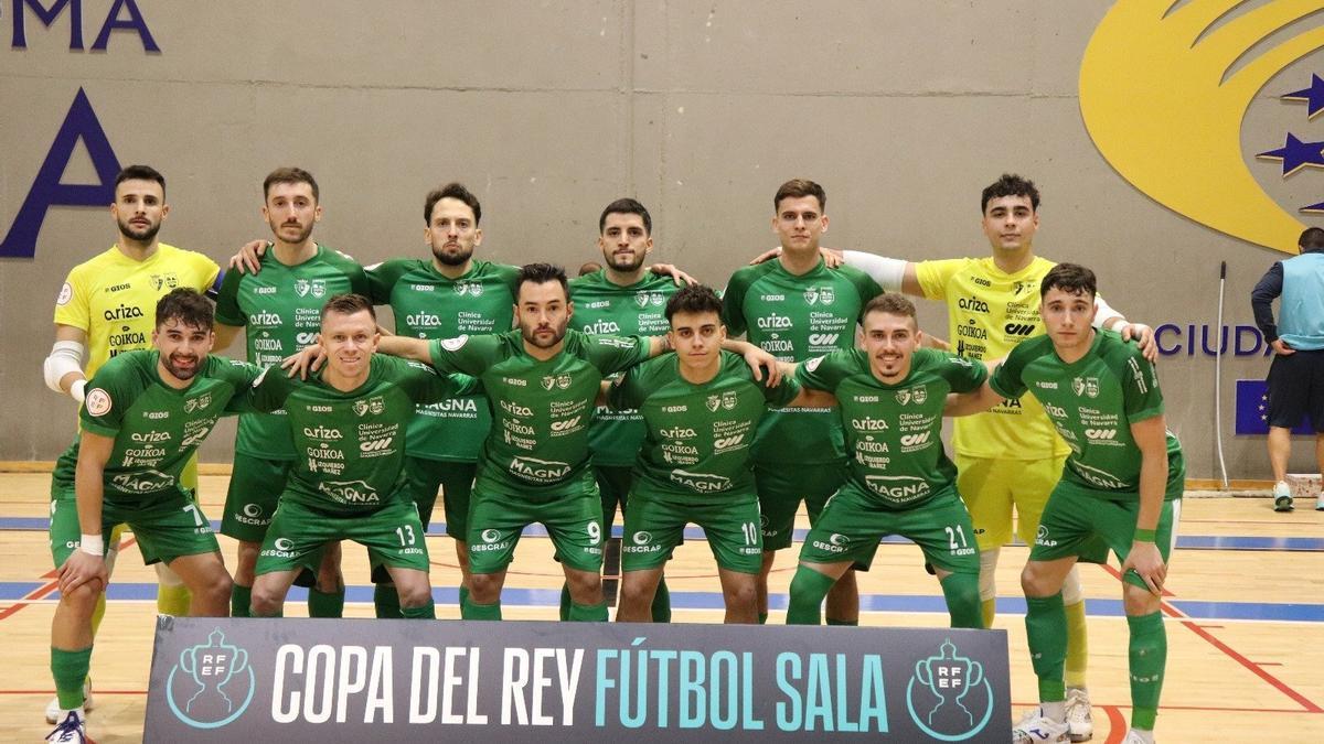 Los jugadores del Xota posan antes del partido.