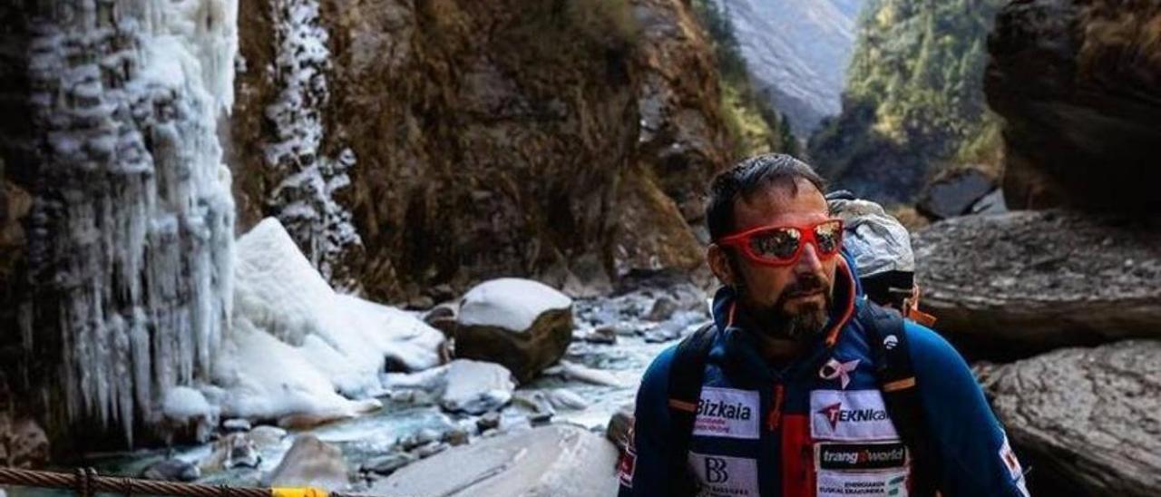 Alex Txikon destapa los "celos" de los alpinistas hacia Edurne Pasaban: "Salía más una mujer que los gallos del momento"