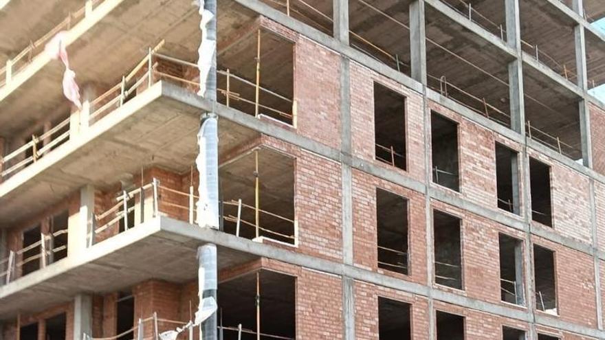 Hallados los cuerpos de un joven de 20 años y una de 13 en una obra en Logroño sin signos de violencia