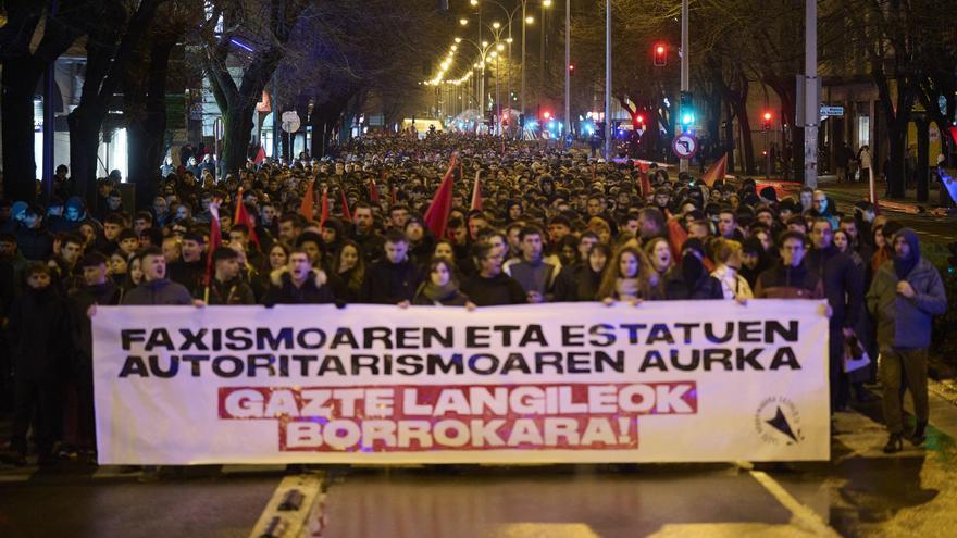 Manifestación multitudinaria en Pamplona para levantar un “muro contra el fascismo”