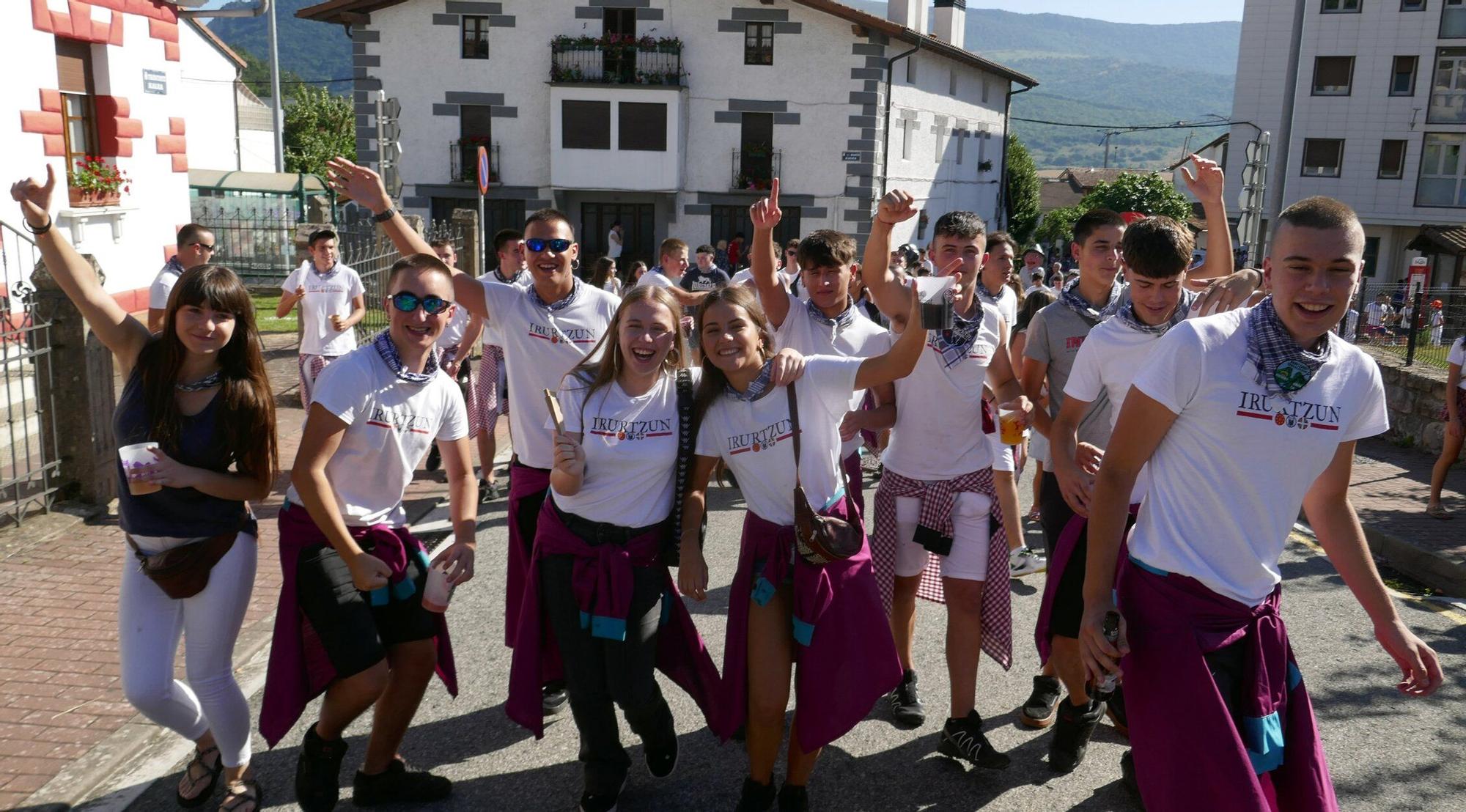 Fotos del chupinazo de fiestas de Irurzun