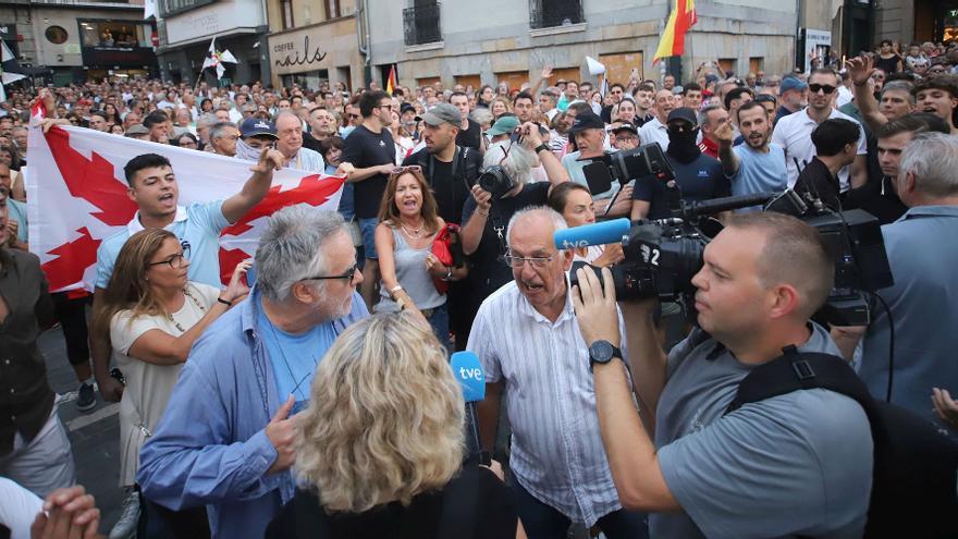 Fotos de la manifestación de la derecha por Ceuta en Pamplona