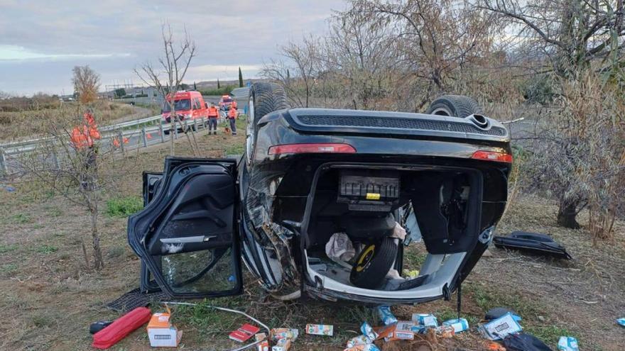 Herido un varón de 76 años en una salida de vía con vueltas de campana en Tudela