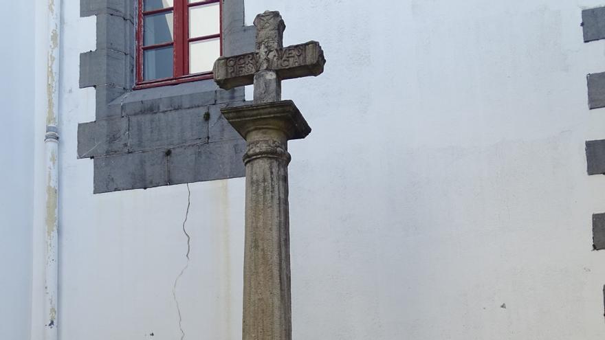 Cruz de Hendaia: El rostro del sol