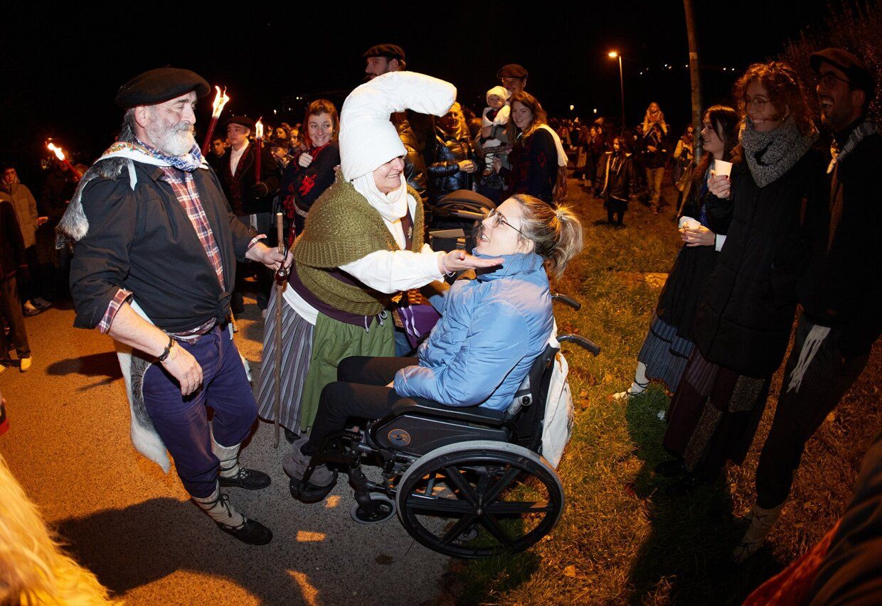 Burlada recibe a Olentzero y Mari Domingi