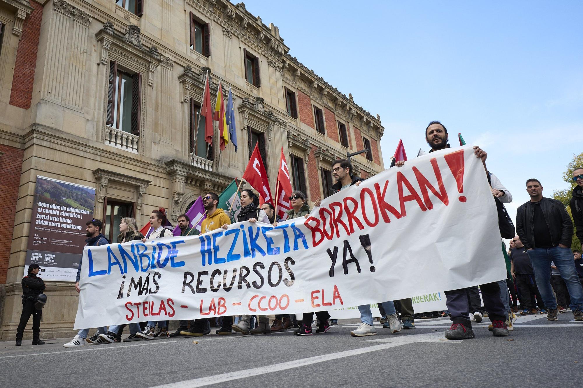 Manifestación de profesores y estudiantes de FP en Pamplona el segundo día de huelga