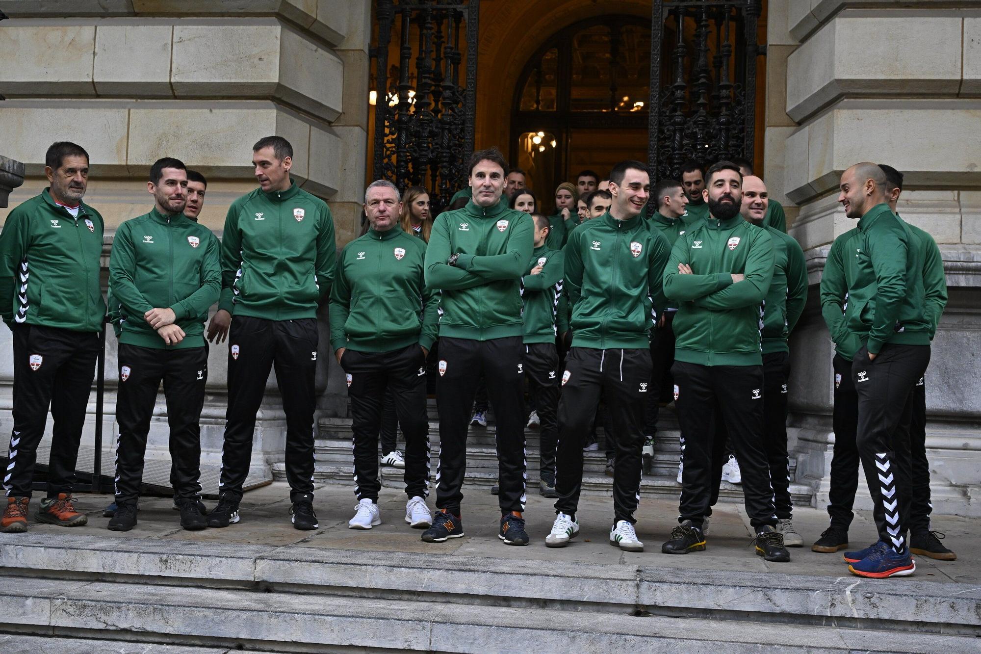 Recepción oficial a las delegaciones participantes de la Liga de Naciones por parte de las autoridades.