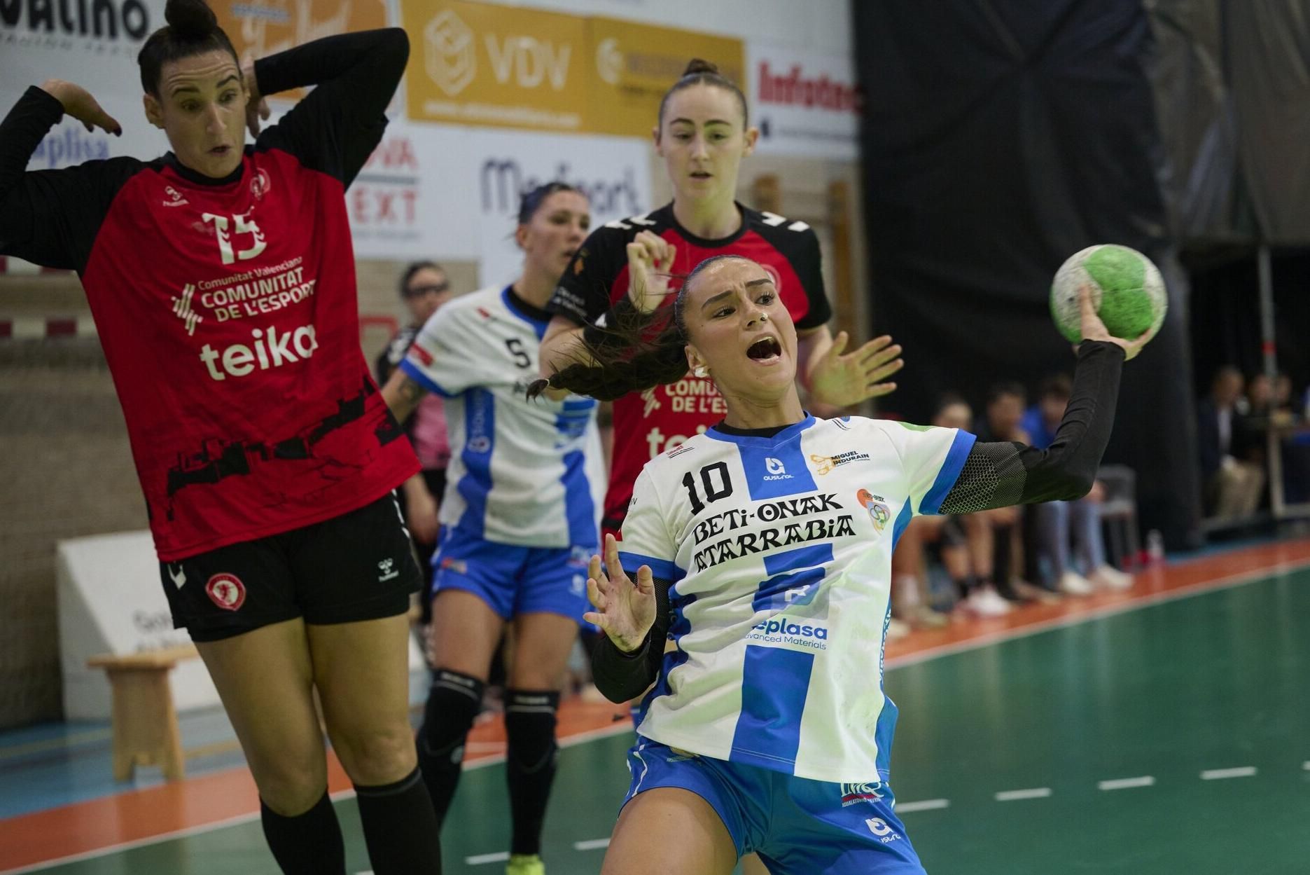 Luzia Zamora, ante el Morvedre.