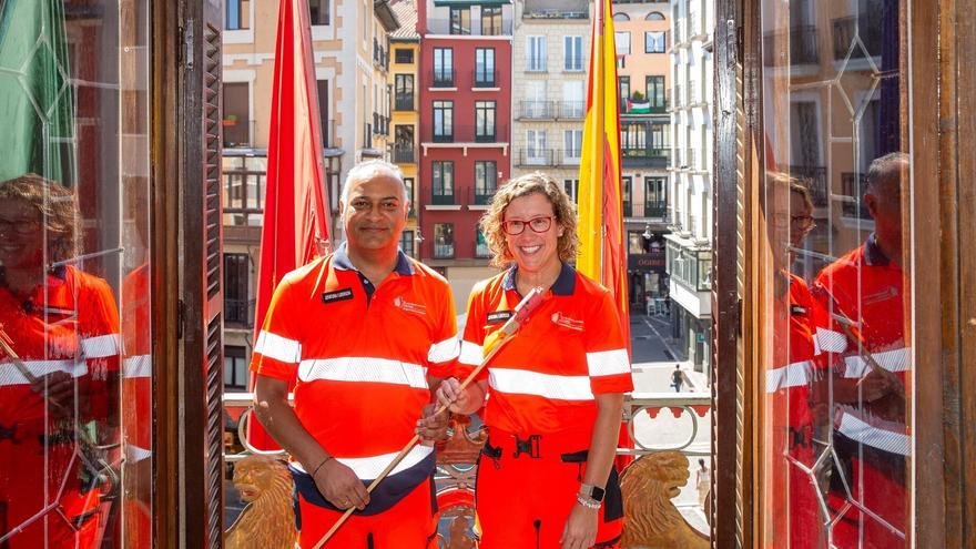 Del dispositivo sanitario en la trasera, al balcón del Ayuntamiento