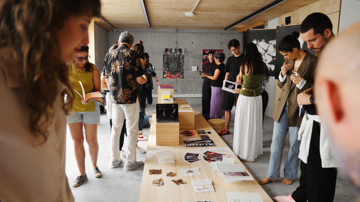 Más de 250 personas acudieron al Degree Show 24-25, que concitó una gran expectación.