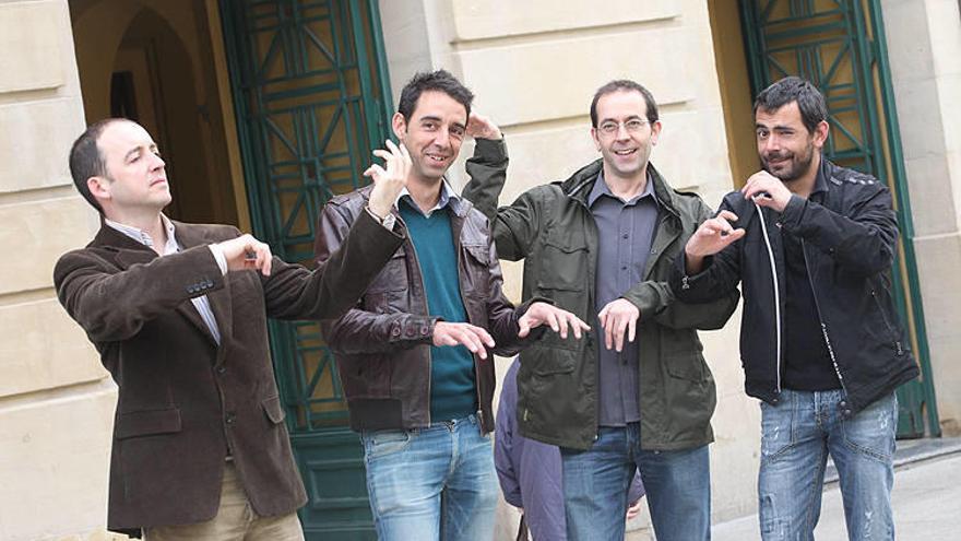 J. Horno, M. Horno, J. San Julián y J.L. González, &#039;tocando&#039; a las puertas del Gayarre.