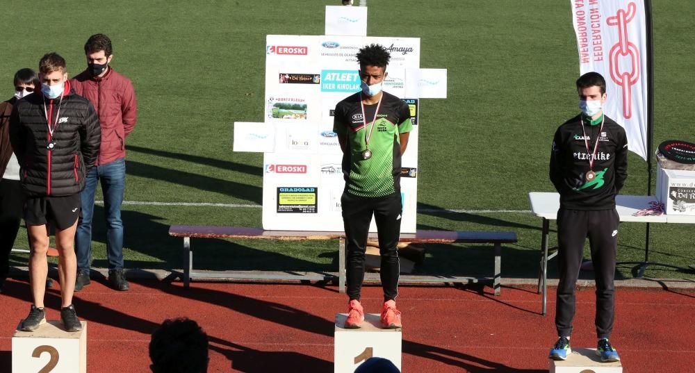 Atletas durante el 36 Campeonato Navarro de Cross Largo.