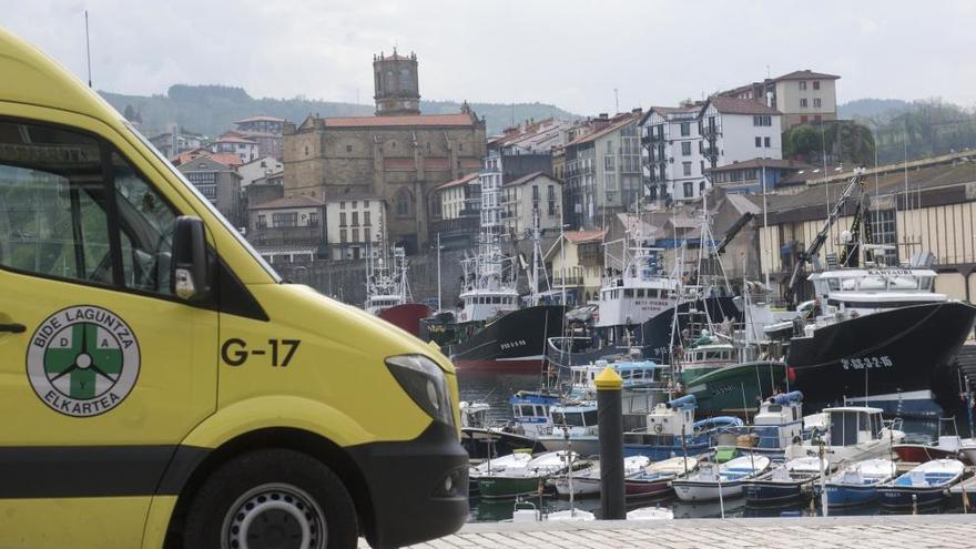 Fallece un trabajador en Getaria tras volcar el tractor que conducía