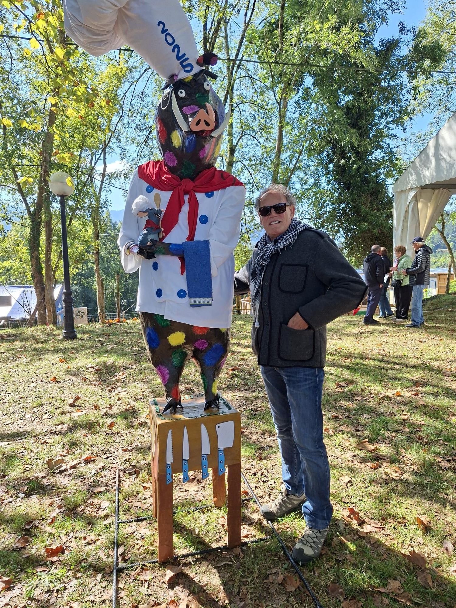 El jabalí de colores creado por Luisfer Beraza en Gordexola.