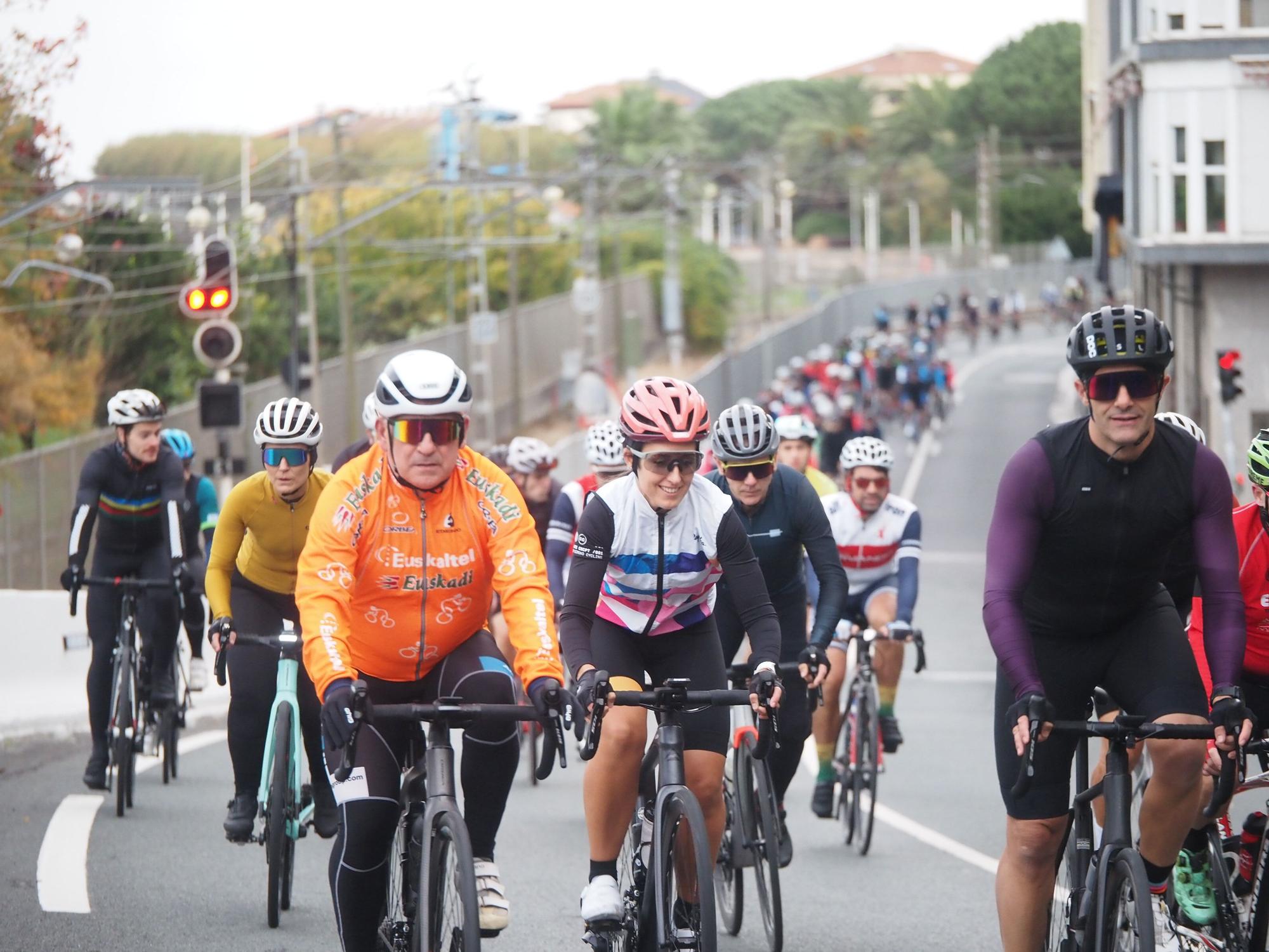 Fiesta ciclista en Deba