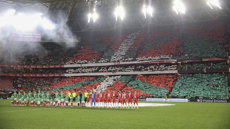Un acontecimiento histórico en el campo y en las gradas