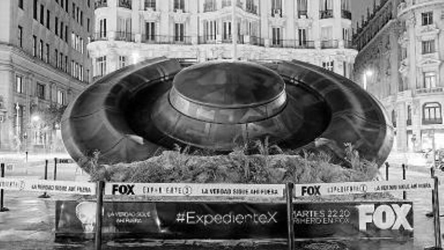 Una réplica exacta de la nave que sale en la serie ‘se estrella’ en Madrid