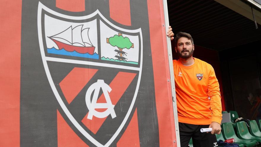 El Arenas renueva a su entrenador, pero ‘sin plantilla’