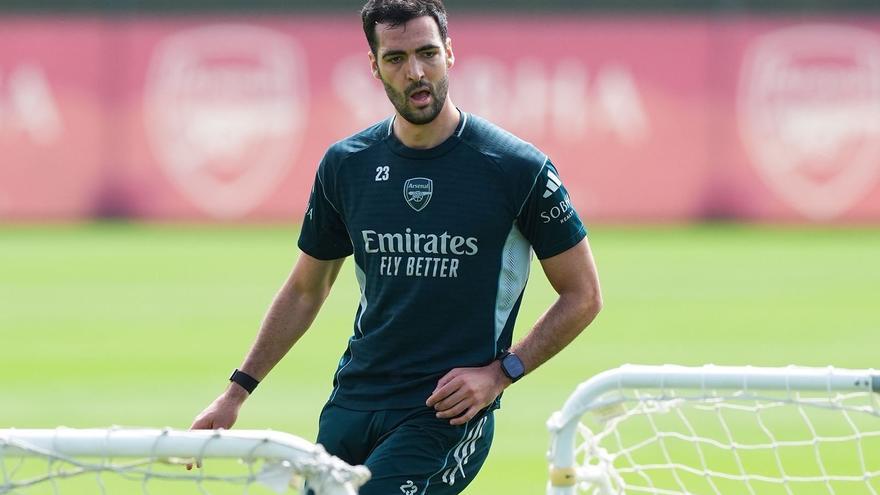 El navarro Mikel Merino vuelve a entrenarse con el Arsenal, ya proclamado campeón de la Premier League, con la final de la Liga de Campeones y el Mundial en el horizonte