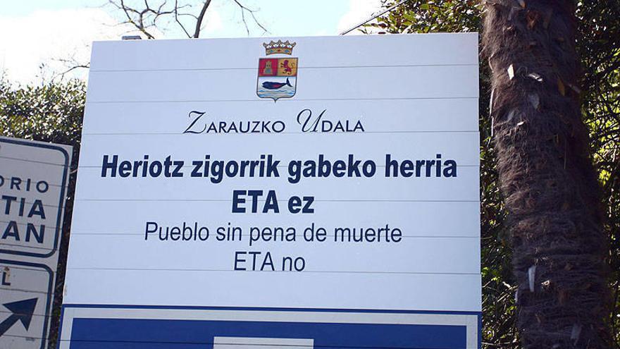 Imagen de uno de los carteles.