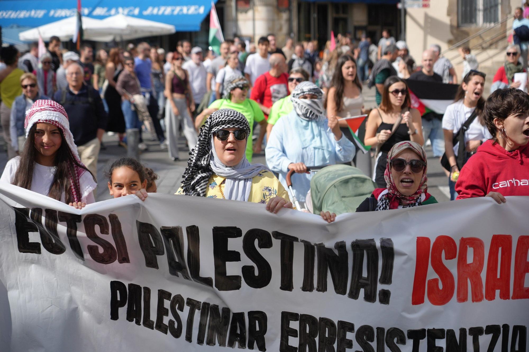 En imágenes: Manifestación en Vitoria-Gasteiz a favor de Palestina