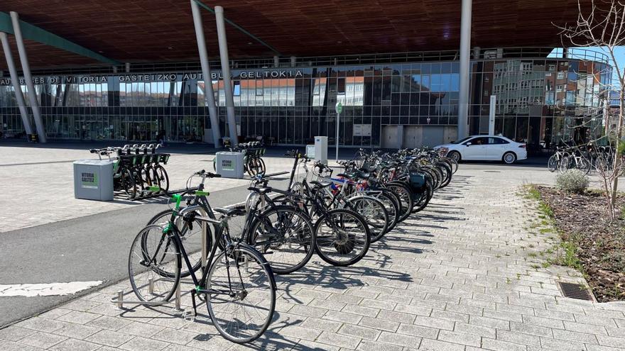 La Estación de Autobuses de Vitoria-Gasteiz cuenta ya con 50 nuevas plazas para el aparcamiento de bicicletas