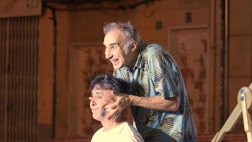El Festival de Teatro de Humor de Araia también se despide a pie de calle