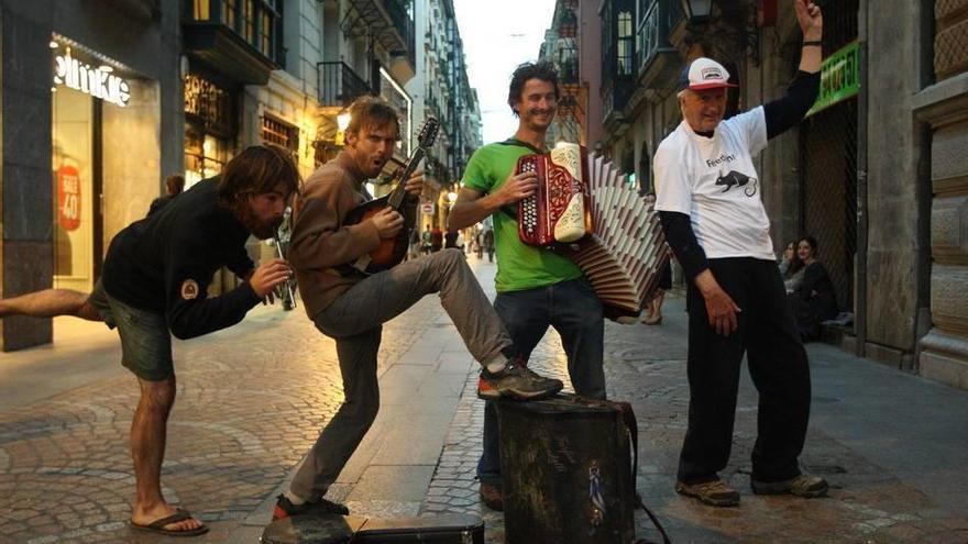 &#039;Colgados&#039; por la montaña y por la música