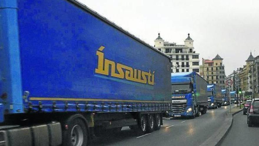 Un convoy promocional atraviesa La Concha