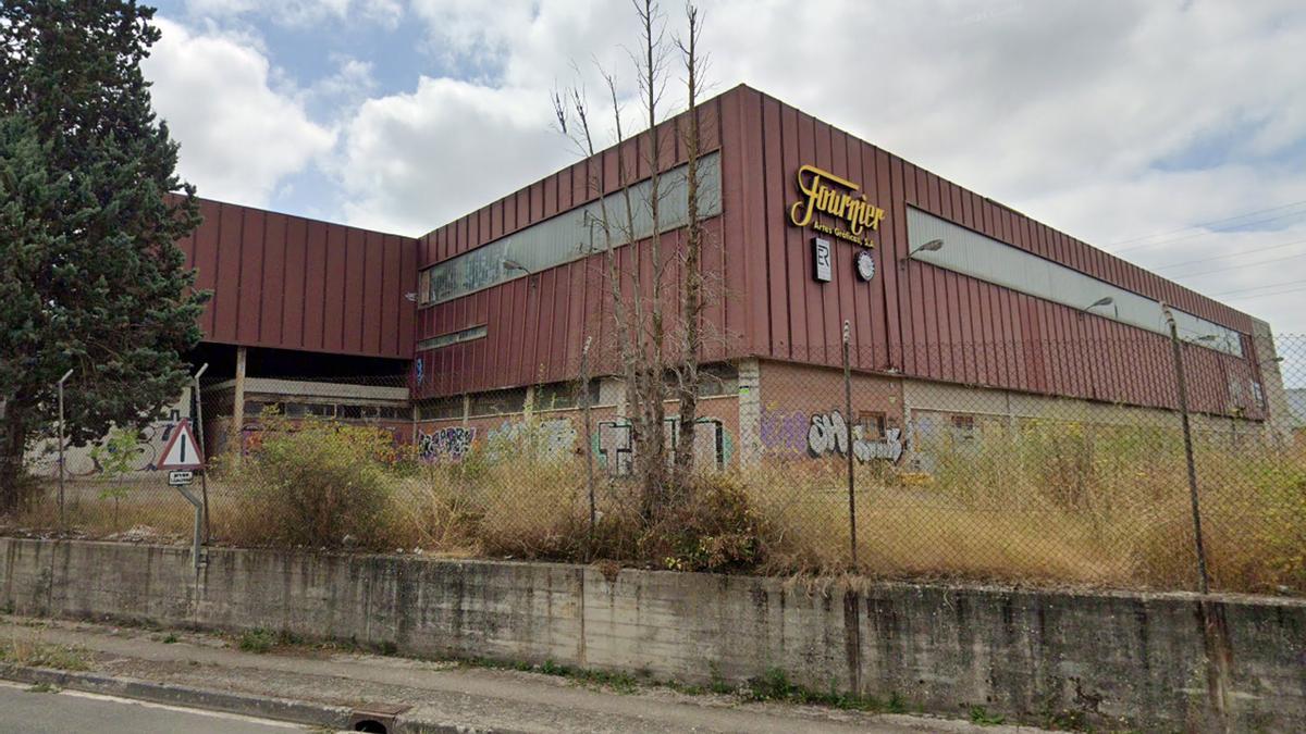 Instalaciones abandonadas de Fournier a las afueras de Vitoria