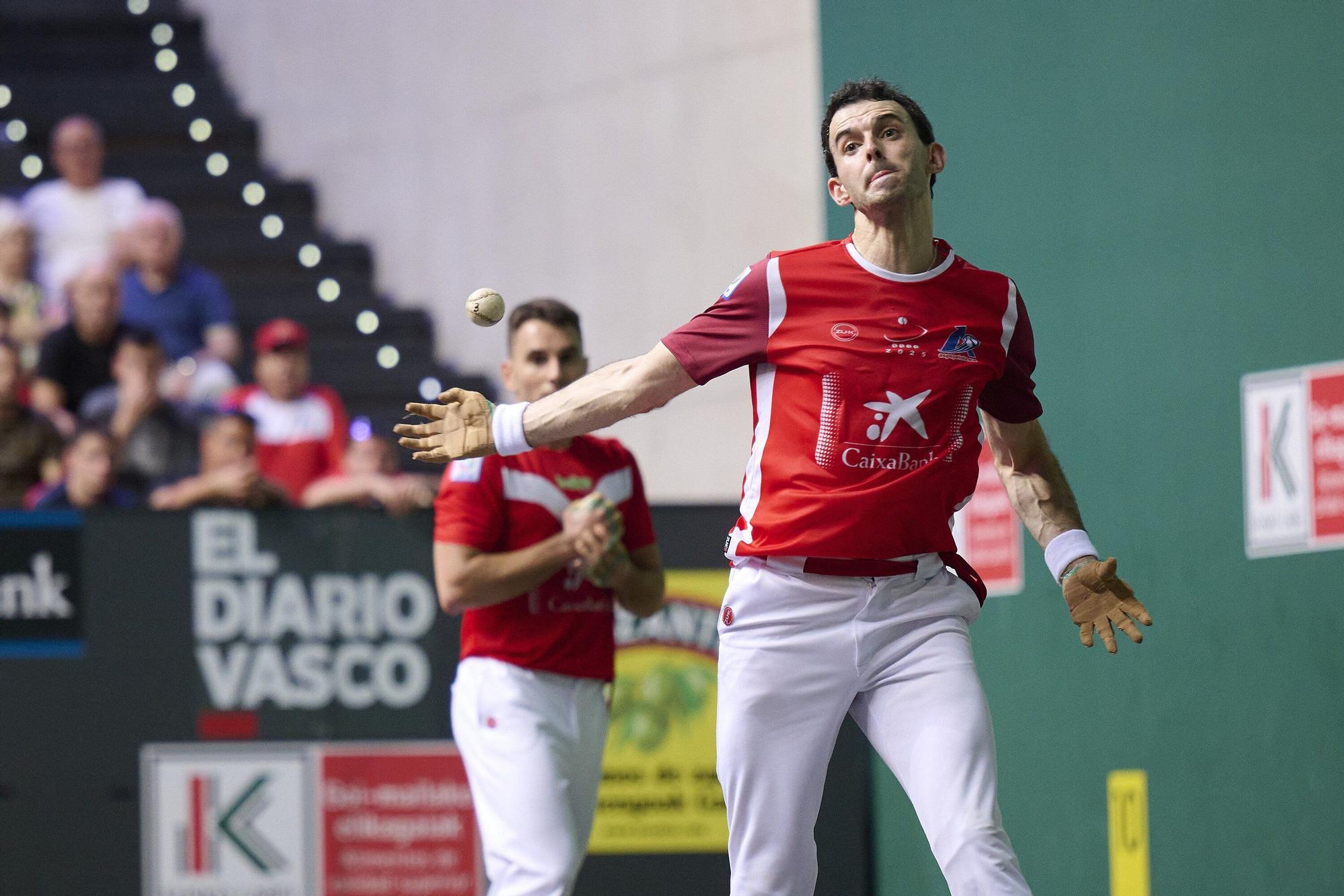 Javier Zabala y Jon Mariezkurrena, campeones del Masters CaixaBank ante Altuna III e Imaz en el Navarra Arena.