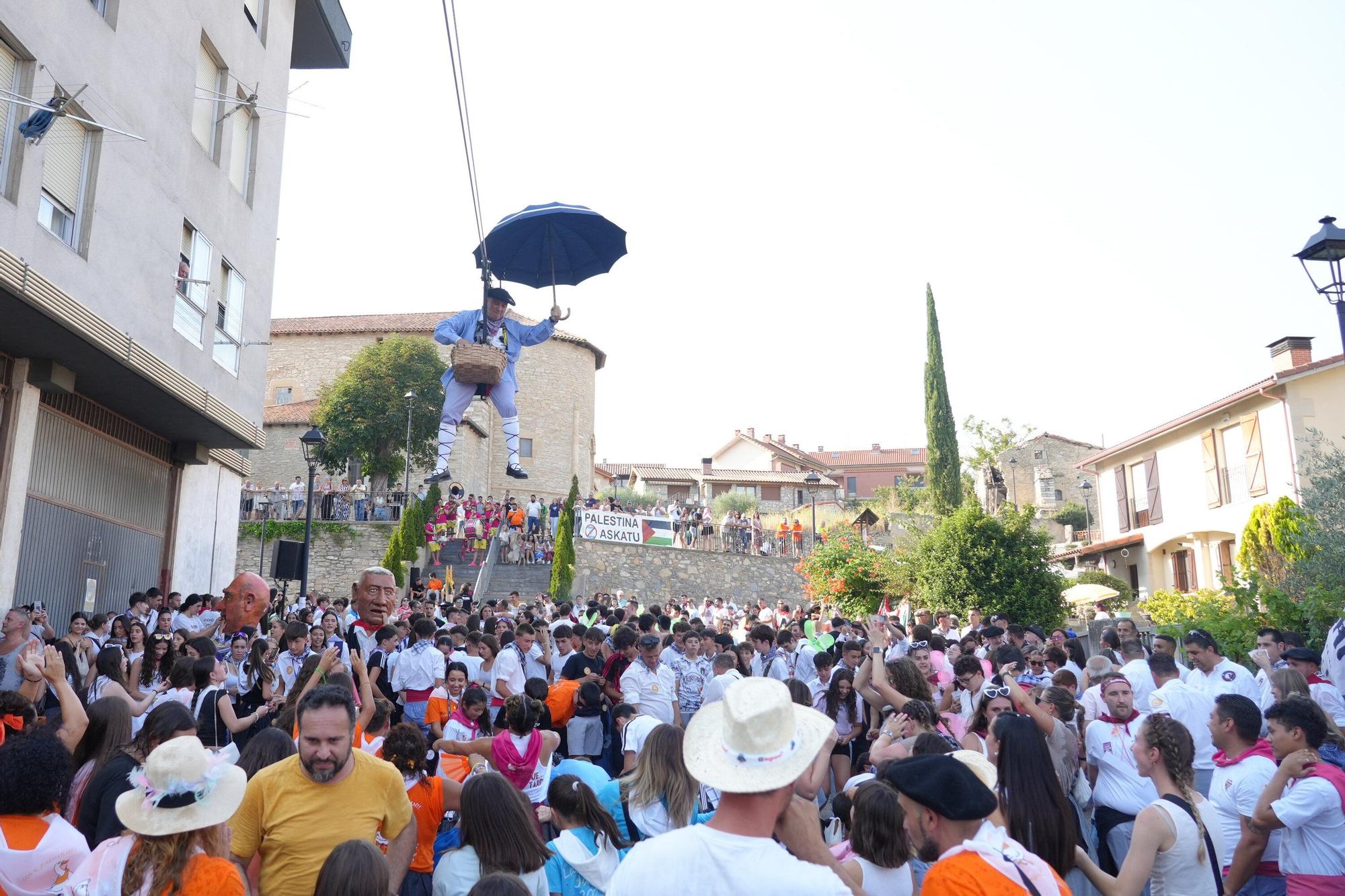 En imágenes: El Brujo abre las fiestas de Nanclares de la Oca