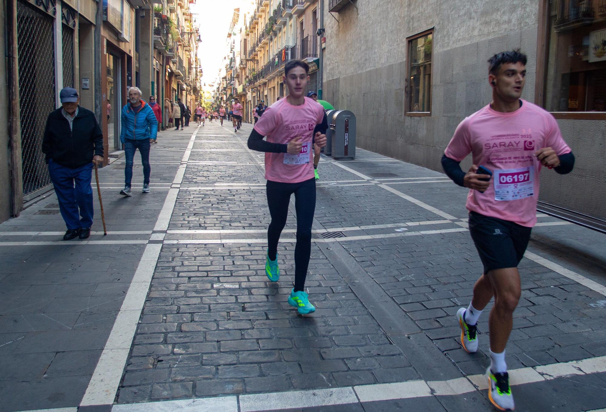 Fotos de la Carrera contra el Cáncer de Mama de Saray en Pamplona 2025