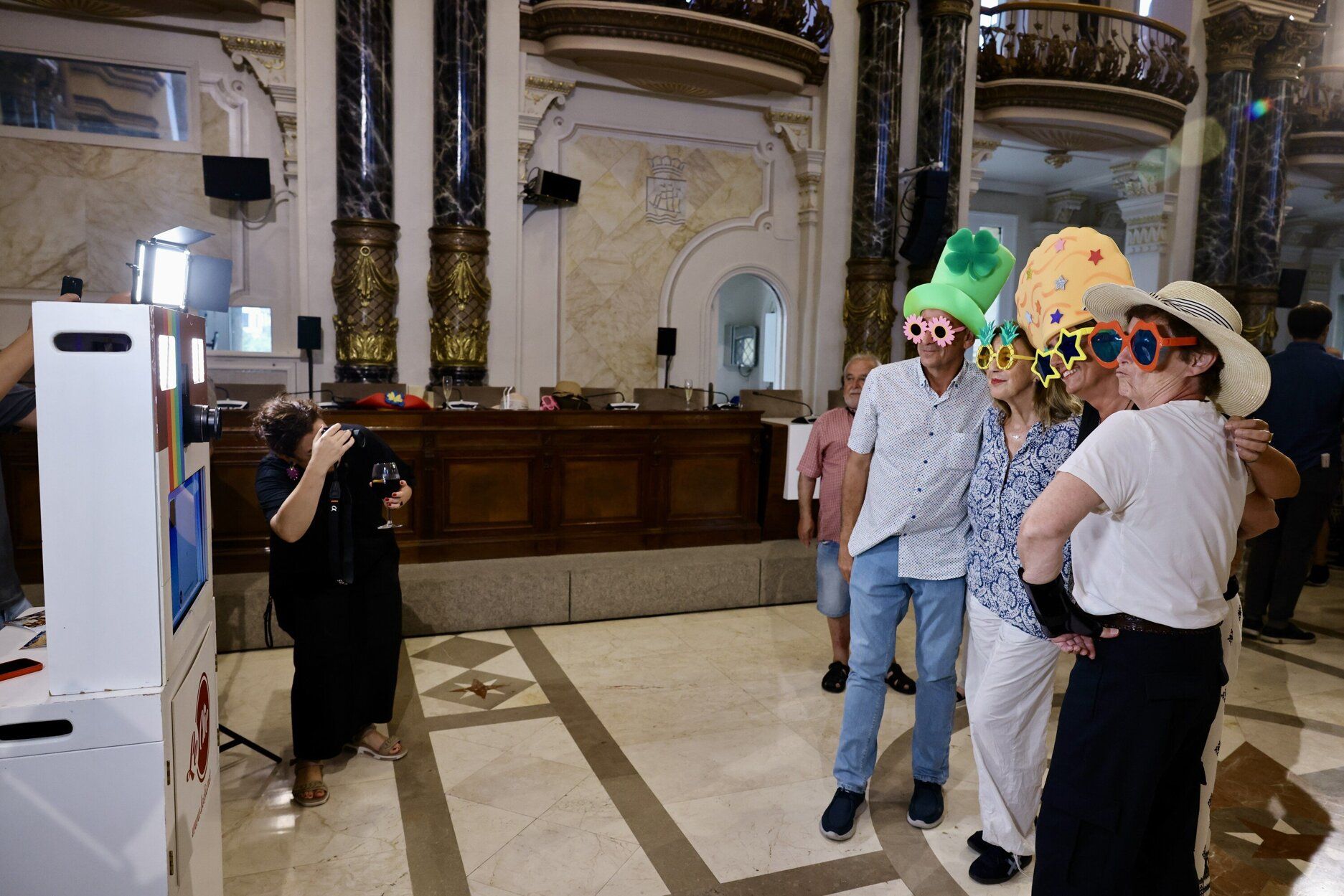 Goia recibe a las autoridades y agentes sociales