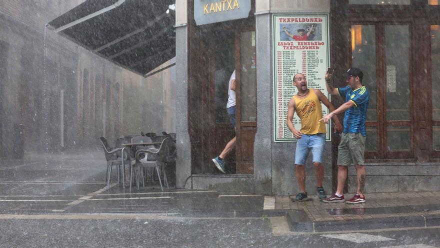 Alerta naranja en toda Navarra en la tarde del domingo por lluvias torrenciales y tormentas