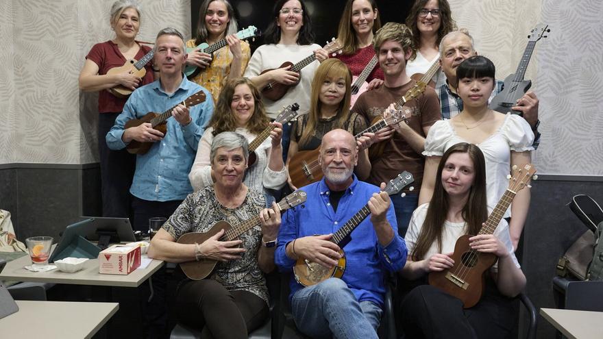 ‘Mierkuleles’, los miércoles de ukelele en Pamplona