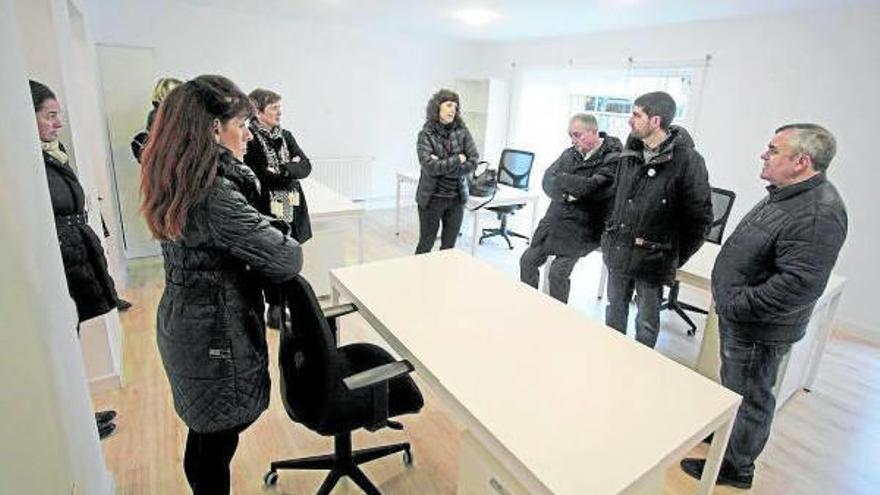 Los integrantes de la Comisión de Presidencia, durante la visita de ayer.