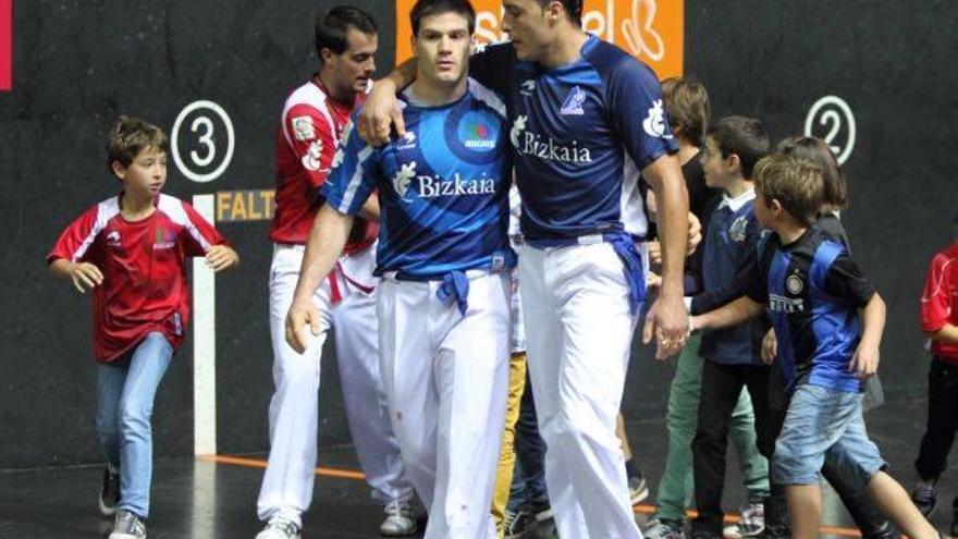 Irujo-Beroiz arrollan a Bengoetxea VI-Zubieta (22-8) y pasan a semifinales