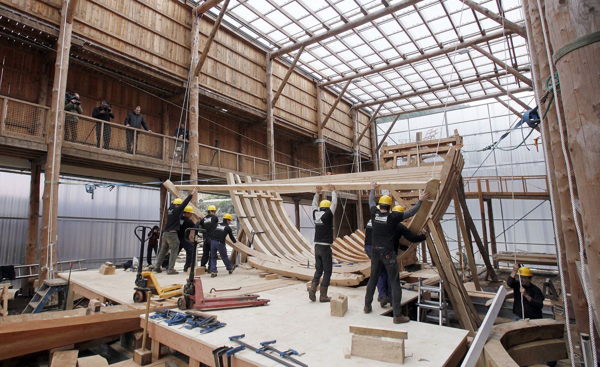 2014-12-26. Construcción de la réplica de la Nao San Juan, ballenero vasco hundido en Canadá en 1565.