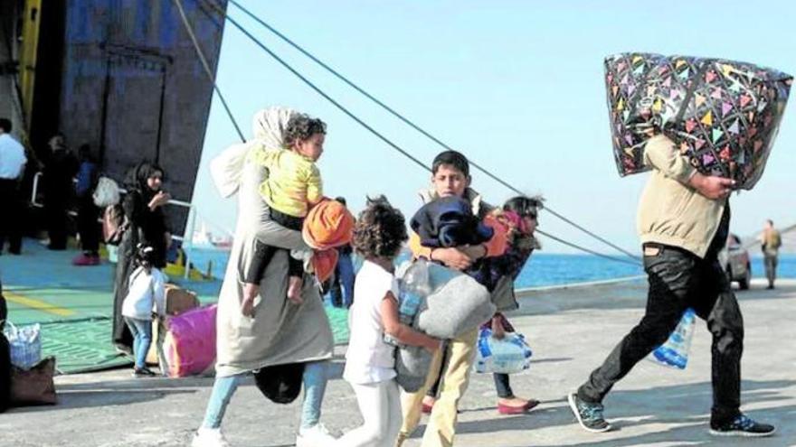 Migrantes desembarcan en la isla de Samos, Grecia, en octubre de 2019. Foto: Efe