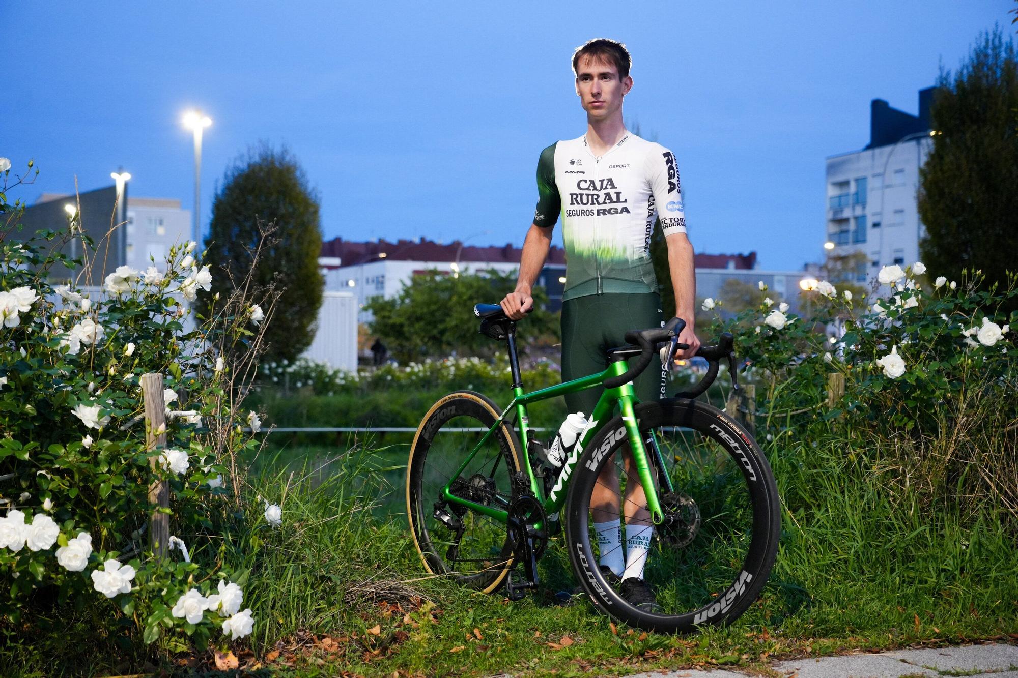 Julen Arriolabengoa posa durante su entrevista con DNA