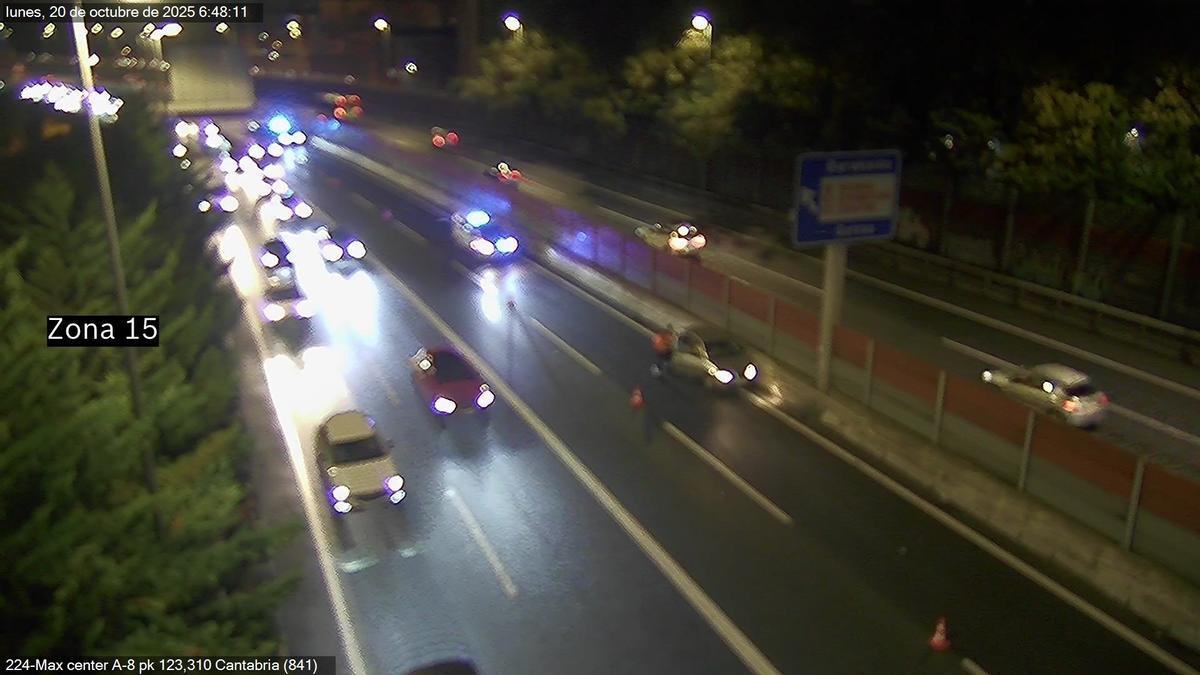 Cortado un carril de la A-8 a la altura de Barakaldo, en sentido Santander, a causa de un accidente
