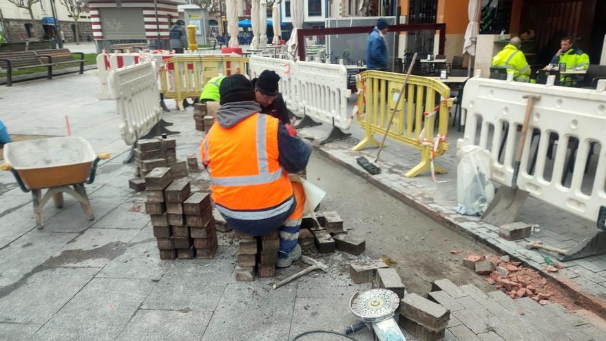 Bermeo repara el pavimento de parte del parque de la Lamera