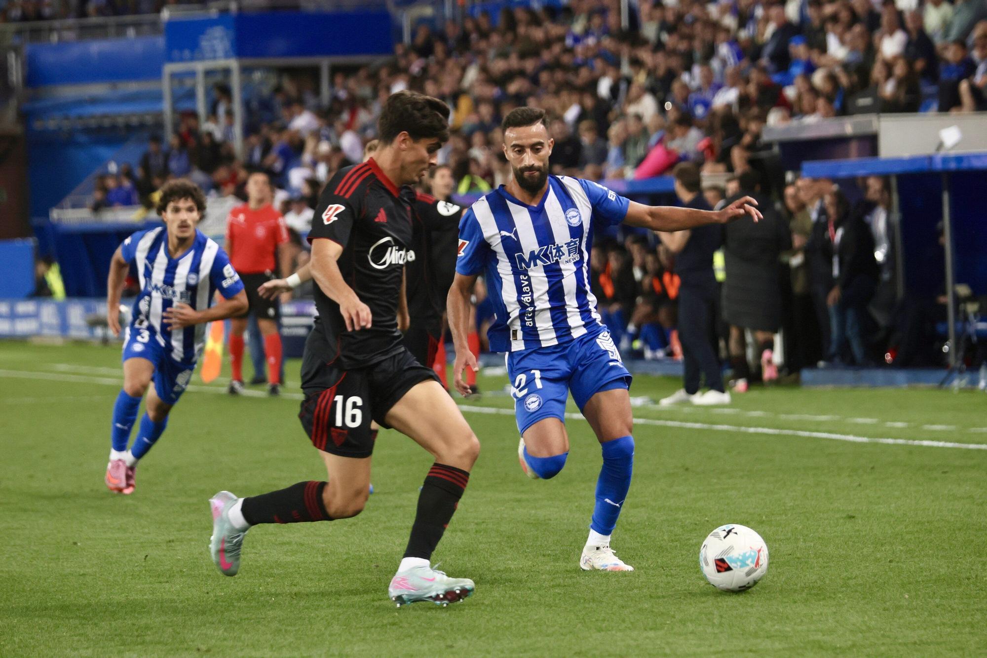 En imágenes: El Alavés cae en Mendizorroza ante el Sevilla