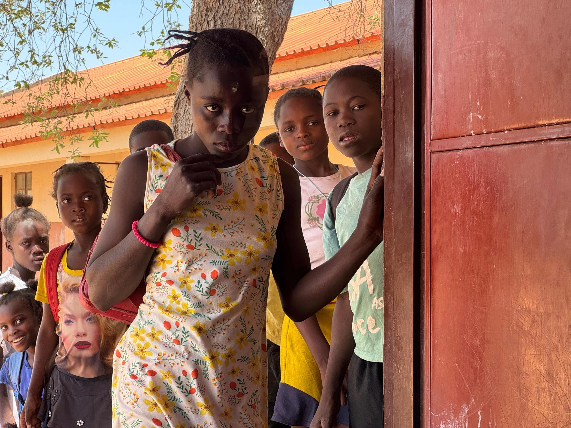 Escuela Tchikusse en Angola.