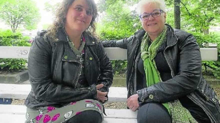 Mari Mateo y Bakartxo Etxeberria, ayer durante la entrevista que mantuvieron con este periódico.