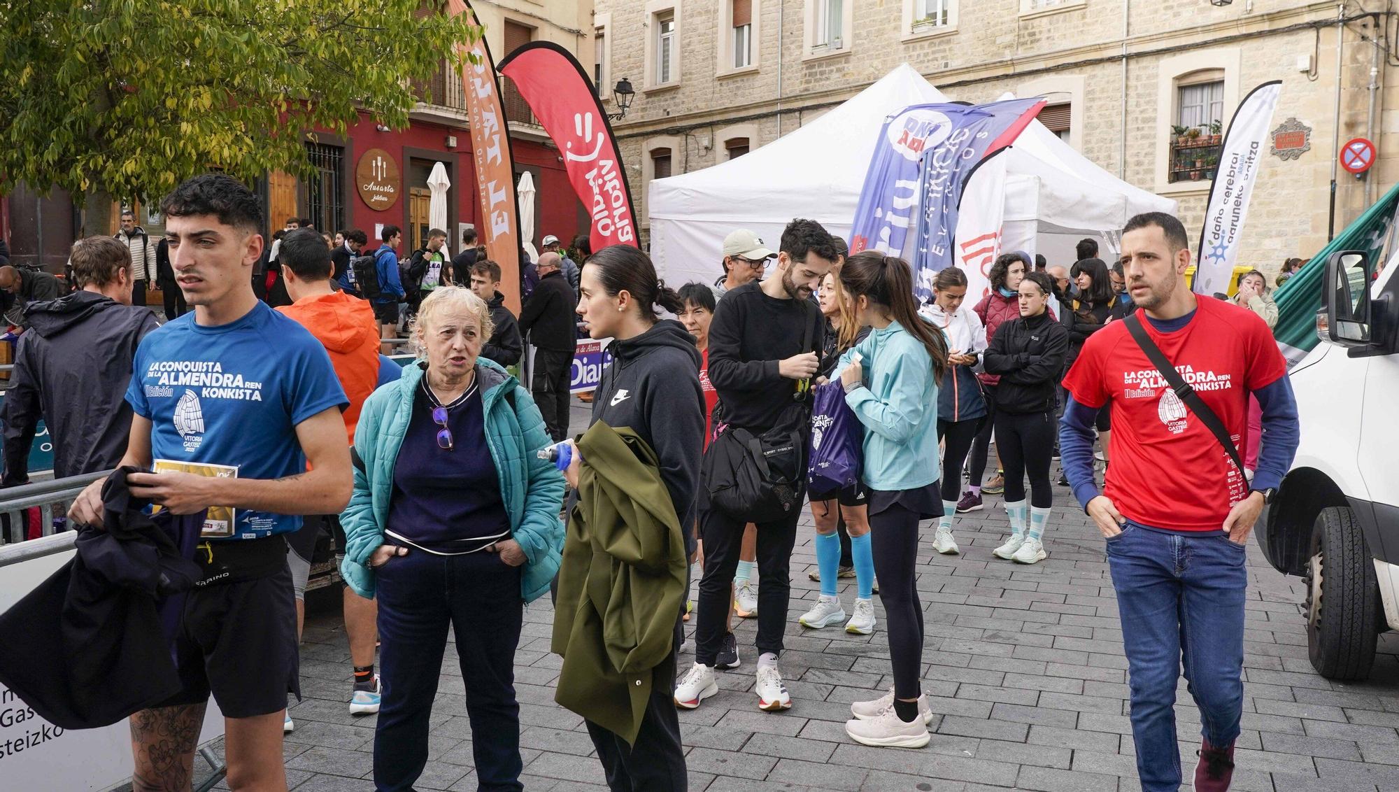 En imágenes: Buen tiempo y buen ambiente en la Conquista de la Almendra (¡Búscate en las fotos!)
