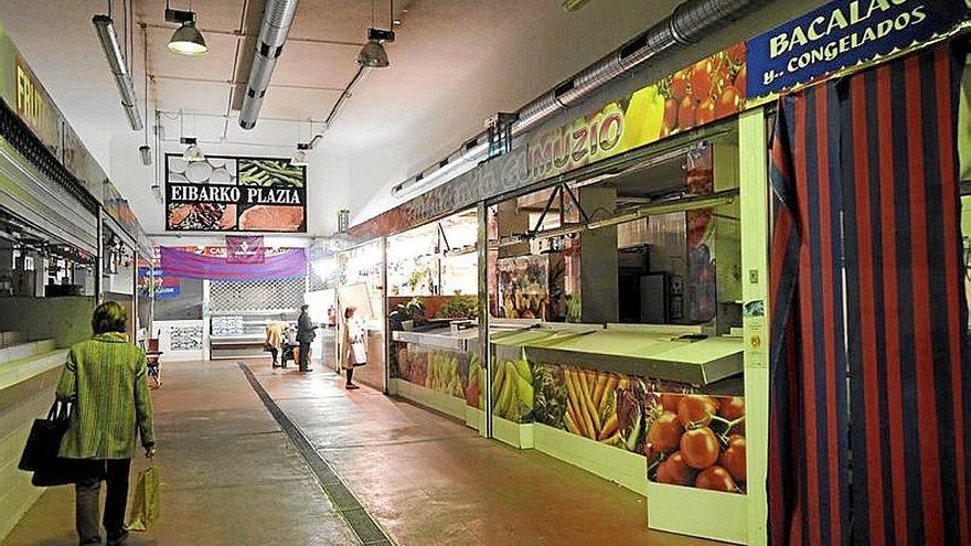 Exigen reubicar en Errebal &quot;todos los puestos del mercado de Eibar&quot;